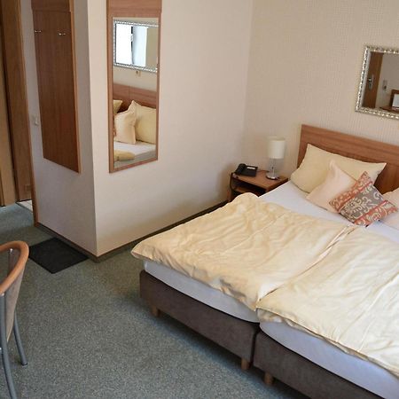 Rosenhotel Scherer Schiffweiler Bagian luar foto
