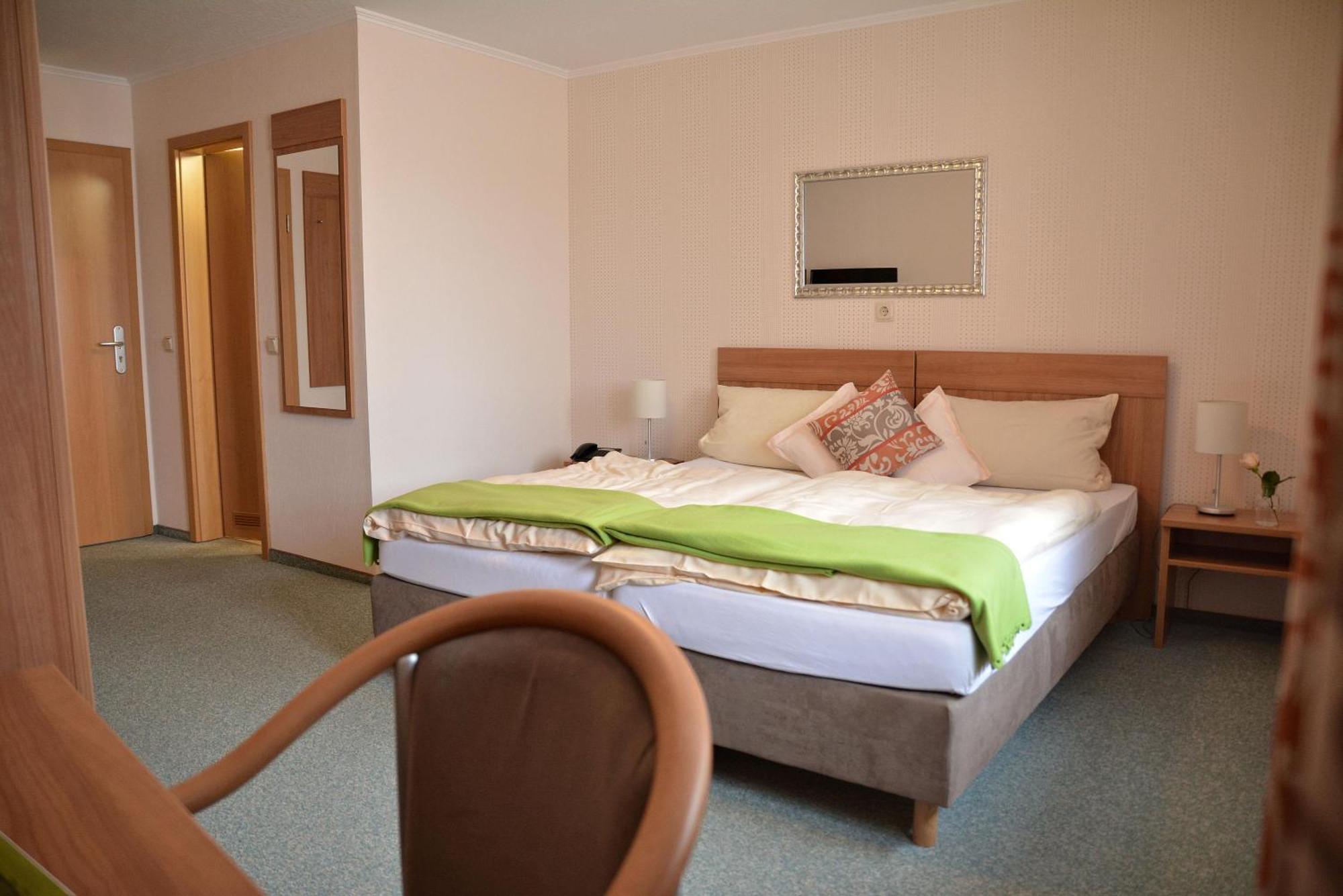 Rosenhotel Scherer Schiffweiler Bagian luar foto