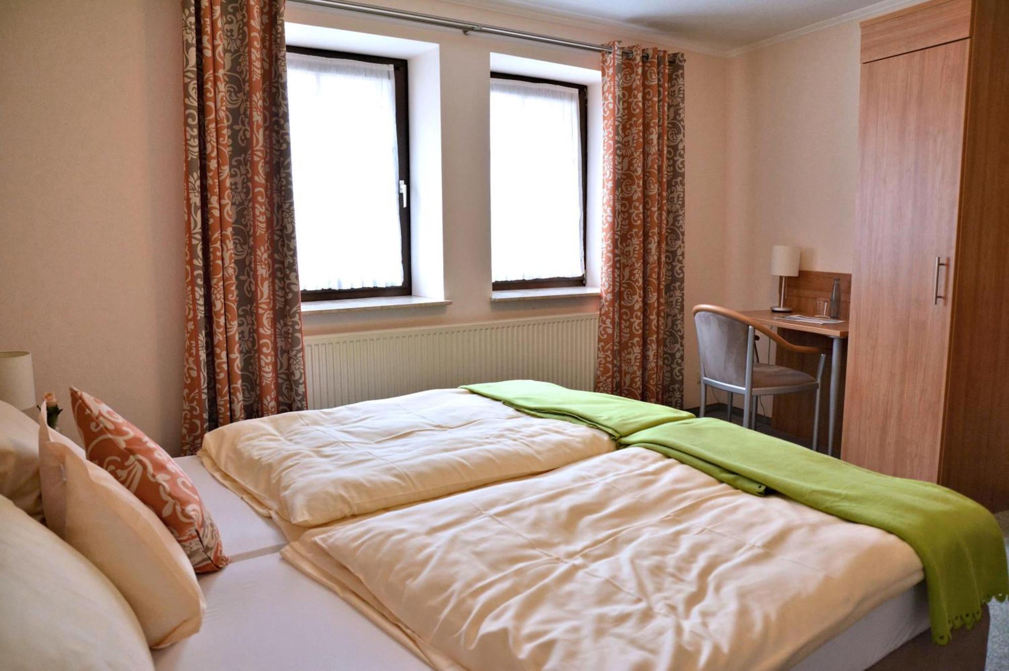 Rosenhotel Scherer Schiffweiler Bagian luar foto