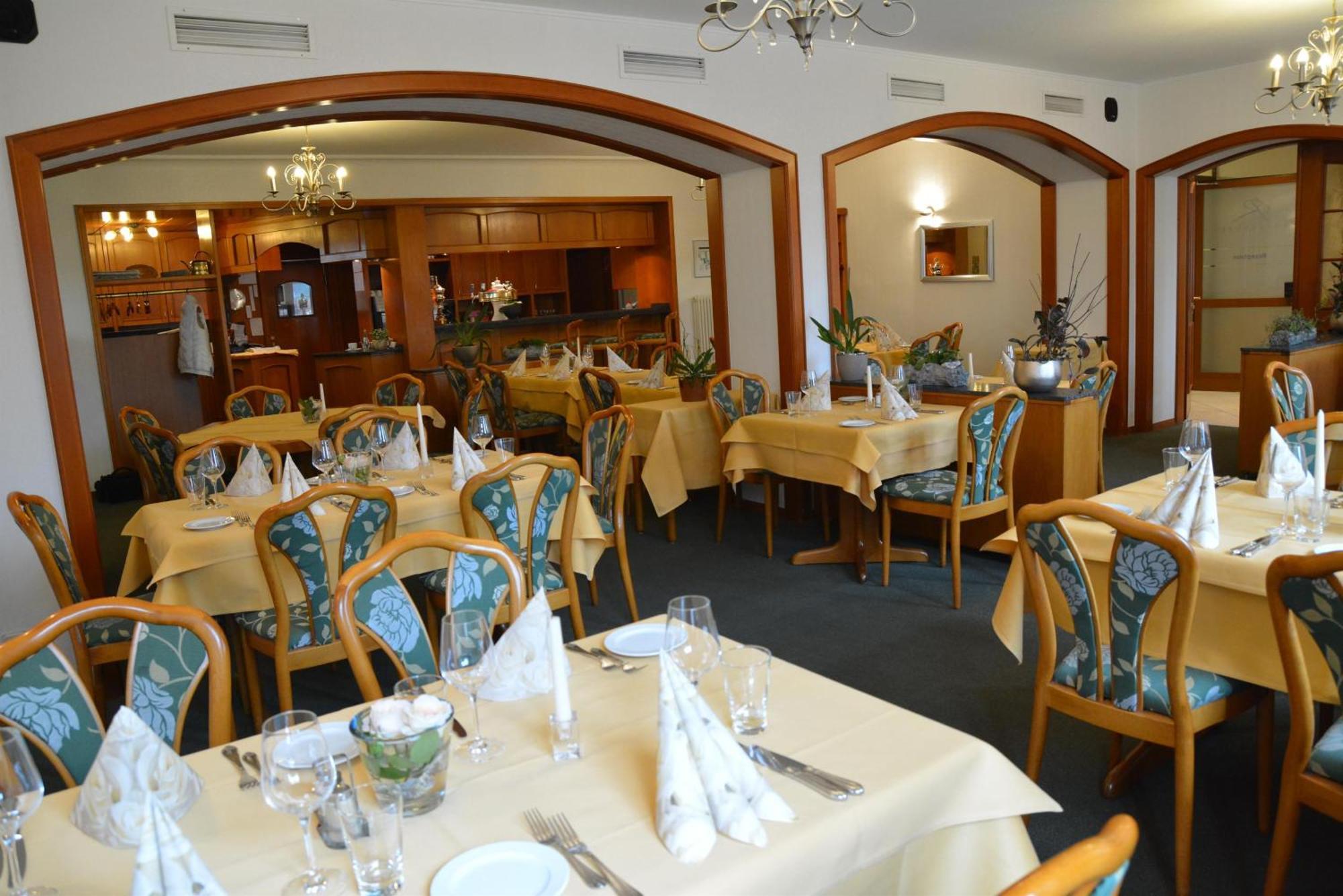 Rosenhotel Scherer Schiffweiler Bagian luar foto